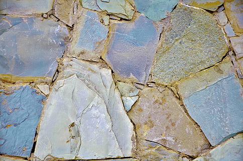 Stein, Backstein, Wand, alt, Textur, Mauerwerk, Gebäude, Block, Rock, Zement, Struktur, Konstruktion, bauen, Maurer, renovieren, keine Leute, Vollbild, Hintergründe, solide, Natur, Muster, Nahansicht, Tag, draußen, Geologie, Rock - Objekt, Geschichte, texturiert, die Architektur, uralt, Schönheit in der Natur, Marmor, Mineral, beschädigt, 4K, CC0, gemeinfrei, lizenzfrei
