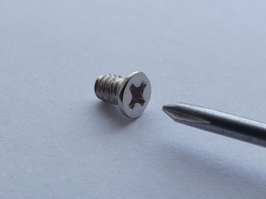 cargol, cargols, tornavís, correcte, eina, eines, direcció correcta, correctament, natura morta, a l'interior, tir de l'estudi, primer pla, metall, cap gent, taula, fons blanc, vista d’angle alt, color plata, sol objecte, còpia espai, instrument d’escriptura, agut, dos objectes, gris, tallar, llapis, pern, acer, 4K
