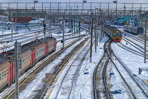 ferrovia, inverno, treno, nodo, movimento, treno elettrico, rotaie, elektrichka, strada, la via, locomotiva, traversine, viaggio, trasporto ferroviario, mezzi di trasporto, traccia, modo di trasporto, treno - veicolo, trasporto pubblico, la neve, temperatura fredda, vista dall'alto, natura, treno passeggeri, veicolo terrestre, stazione ferroviaria, nessuno, architettura, elettricità, all'aperto, stazione, complessità, Alimentazione elettrica, scalo di manovra, 4K, CC0, dominio pubblico, privo di copyright