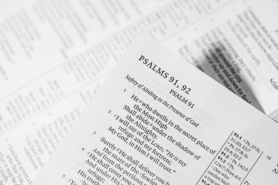 psalmit 91, 92, raamattu, sivu, valkoinen tulostuspaperi, Huomautus, paperi, asiakirja, arkki, kirjoittaminen, teksti, liiketoiminta, Rahoittaa, koko kehys, läntinen käsikirjoitus, määrä, yritystoiminta, ei ihmisiä, data, valikoiva tarkennus, sisällä, viestintä, taustat, kaupankäynti, ammatti, taloudelliset luvut, investointi, paperityöt, talous, 5K