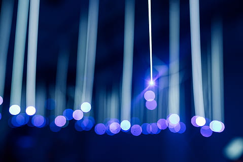การถ่ายภาพ bokeh lights, สีม่วง, ขาว, ไฟโบเก้, ไฟ, โบเก้, รูปร่าง, แบบแผน, มืด, ส่องสว่าง, สีน้ำเงิน, อุปกรณ์ให้แสงสว่าง, แสง - ปรากฏการณ์ธรรมชาติ, เหม่อลอย, กลางคืน, บทคัดย่อ, ที่เร่าร้อน, ไม่มีคน, เทคโนโลยี, วงกลม, ไฟฟ้า, เครื่องประดับ, ภูมิหลัง, รูปทรงเรขาคณิต, มากมาย, สีสดใส, การเคลื่อนไหว, แสงแฟลร์ของเลนส์, เบา, พื้นหลังแบบนามธรรม, 5K