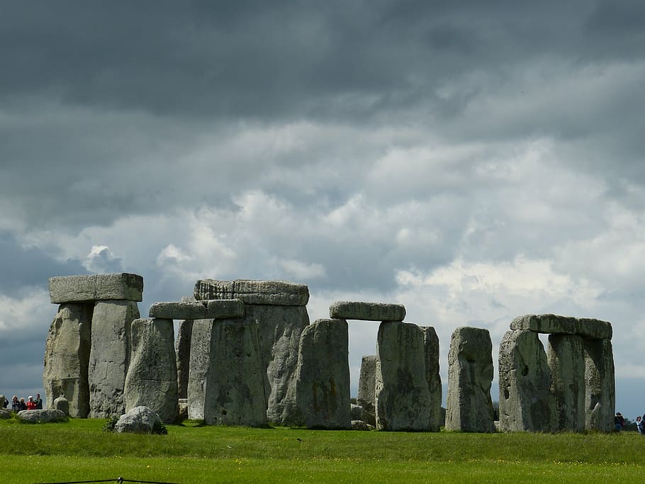 stonehenge, anglaterra, stonehenge, cercle de pedra, estructura megalítica, Cornwall, Anglaterra, lloc de culte, Regne Unit, megàlits, naturalesa, místic, cel, arqueologia, núvols, paisatge, Edat de Pedra, prat, núvol - cel, arquitectura, història, turisme, herba, viatjar, destinacions de viatge, estructura construïda, el passat, antic, planta, cap gent, dia, camp, memorial, civilització antiga, a l'aire lliure, columna arquitectònica, arruïnat, Torre de refrigeració, 4K