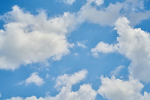 núvols blancs, núvol, blau, fons, composició, espai, increïble, estiu, núvols, blanc, paisatge, naturalesa, cel, solar, atmosfera, textura, Ningú, posta de sol, a l'aire lliure, pau, temporada, bonic, ambiental, alt, està a l'aire, aire, resum, dia, genial, aire lliure, fons de pantalla, patró, al matí, primavera, imatge en color, horitzontal, color, detall, foto, primer pla, núvol - cel, bellesa a la natura, escenics - natura, Color blanc, cloudscape, cap gent, tranquil·litat, medi ambient, vista d’angle baix, esponjós, idíl·lic, escena tranquil·la, vent, meteorologia, suavitat, netejar, brillant, 8K, CC0, domini públic, lliure de regalies