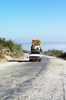 auto, cargando, viaje, cargar, equipaje, conducir, transporte, modo de transporte, vehículo terrestre, la carretera, naturaleza, día, cielo, Vehículo de motor, cielo limpio, en movimiento, coche, movimiento, luz del sol, tierra, vehiculo todoterreno, ambiente, el camino a seguir, gente, planta, clima árido, 4K, CC0, dominio público, libre de derechos