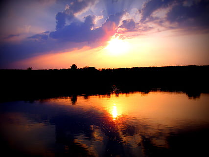 solnedgang, sol, Sky, Brann, om kvelden, innsjø, himmel, refleksjon, ro, naturskjønnhet - natur, vann, skjønnhet i naturen, rolig scene, silhouette, sky - himmel, oransje farge, idylliske, natur, ingen folk, vannkanten, tre, ikke-urbane scene, anlegg, utendørs, romantisk himmel, 2K, CC0, offentlig domene, opphavsrett gratis