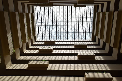 i, vindue, loft, Movich, Pereira, Hotel, sol, skygge, arkitektur, indendørs, bygget struktur, mønster, dag, ingen mennesker, design, sollys, trappe, bygning, trapper og trapper, glas - materiale, rækværk, høj vinkel visning, natur, form, arkitektoniske træk, direkte under, tagvindue, 5K, CC0, offentligt domæne, royaltyfrie