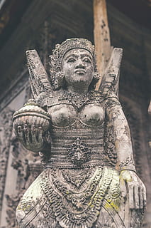 hinduistische Steinstatue, balinesischer Tempel, Frauenstatue, Statue, Beton, alt, Textur, Stein, Kunst und Handwerk, Skulptur, menschliche Darstellung, Darstellung, männliche Ähnlichkeit, Kreativität, Glauben, Fokus auf den Vordergrund, Kunst, Religion, Spiritualität, keine Leute, Nahansicht, die Vergangenheit, Anbetungsstätte, Tag, Geschichte, Idol, Engel, aufwendig, 5K, CC0, gemeinfrei, lizenzfrei