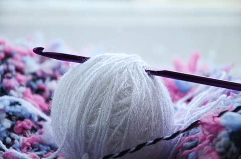 black, crochet, needle, white, yarn ball, knitting, tangle, hobby, thread, hook, leisure, weaving, patterns, needlework, yarn, to knit, needles, wool, textile, close-up, knitting needle, ball of wool, material, craft, creativity, art and craft, selective focus, skill, focus on foreground, indoors, sewing needle, still life, softness, purple, 4K