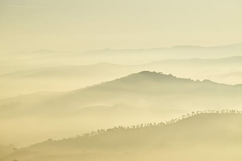 Landschaftsfotografie, Berge, nebelig, Tag, Berg, Meereswolke, Hügel, Hang, Wolke, Nebel, Szenen - Natur, Schönheit in der Natur, Umgebung, Ruhe, ruhige Szene, Landschaft, Himmel, Dämmerung, Natur, Nicht-städtische Szene, Morgen, keine Leute, idyllisch, Baum, Sonnenlicht, Sonne, draußen, dunstig, Gipfel, 5K, CC0, gemeinfrei, lizenzfrei