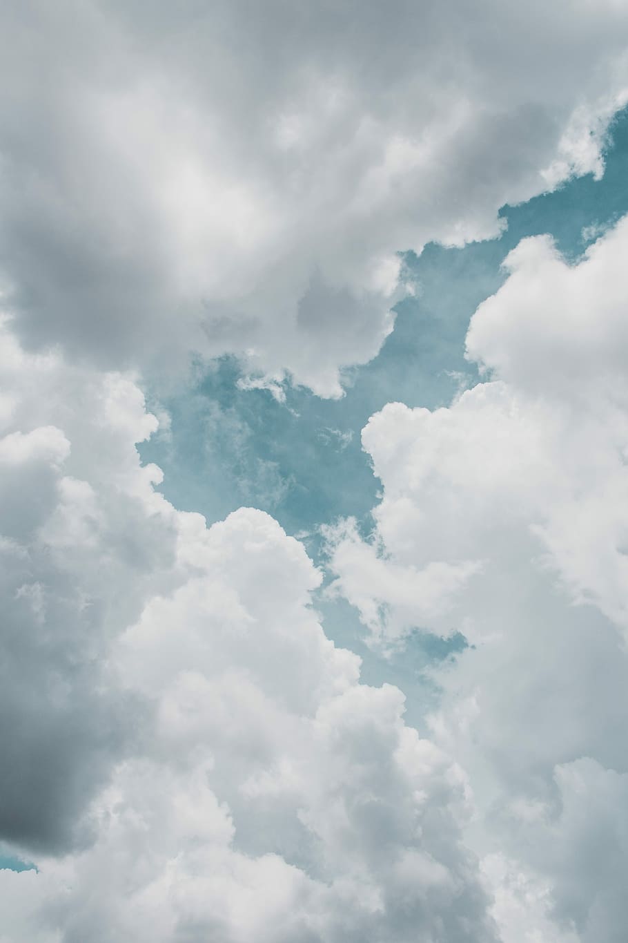 tæt på, Foto, skyer, hvide skyer, Sky, cloudscape, himmel, lyse, hvid, blå, natur, rejsende, minimalistisk, minimalisme, minimal, chill, folk, iPhone tapet, cool baggrund, cool tapet, tapet, sammensatte, portræt, landskab, sky - himmel, skønhed i naturen, lav vinkel visning, baggrunde, scenics - natur, ro, ingen mennesker, dag, hvid farve, fuld ramme, idyllisk, rolig scene, udendørs, fluffy, overskyet, blødhed, meteorologi, 5K
