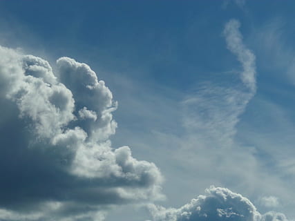 skyer, himmel, himlen skyer, blå himmel skyer, blå, natur, hvid, sommer, blå himmel, plads, farve, cloudscape, sollys, blå himmel baggrund, udsigt, cumulus, udendørs, fluffy, overskyet, høj, lyse, sol, skyer himmel, solrig, atmosfære, sky - himmel, skønhed i naturen, baggrunde, scenics - natur, hvid farve, vind, ingen mennesker, dag, miljø, ro, blødhed, meteorologi, klima, 4K, CC0, offentligt domæne, royaltyfrie