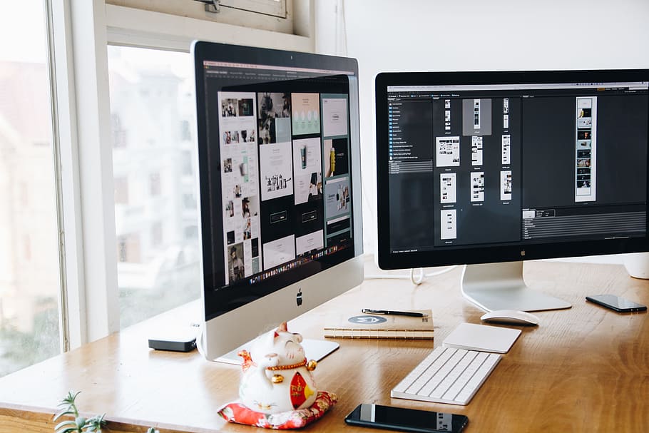 poma, escriptori, oficina, taula, ordinador, decoració, disseny, dispositius, pantalla, imac, teclat, mac, monitors, ratolí, Photoshop, pantalles, tecnologia, espai de treball, lloc de treball, a l'interior, mobles, connexió, tecnologia sense fils, habitació domèstica, gent, interior de casa, equips informàtics, comunicació, negocis, monitor d’ordinador, dia, homes, estils de vida, 5K