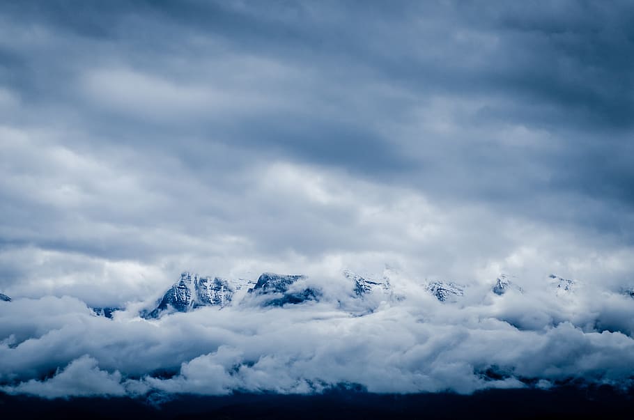 naturalesa, paisatge, muntanyes, cim, pics, neu, cel, núvols, manta, blau, blanc, núvol - cel, escenics - natura, bellesa a la natura, cloudscape, núvol, tempesta, cap gent, tranquil·litat, escena tranquil·la, fons, medi ambient, Color blanc, dia, cel dramàtic, núvol de tempesta, cel malhumorat, a l'aire lliure, vent, a dalt, clima, meteorologia, ominós, 4K