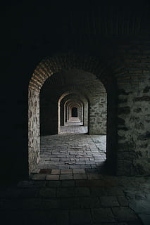 pasillos de ladrillo, pasillo oscuro, antiguo, ruta de la Seda, naphtali marshall, profundidad, arco, arquitectura, historia, el pasado, estructura construida, adentro, nadie, edificio, el camino a seguir, dirección, día, arcada, pared - característica de la construcción, pared, vacío, ausencia, naturaleza, Pared de piedra, civilización antigua, arqueado, 2K, CC0, dominio público, libre de derechos