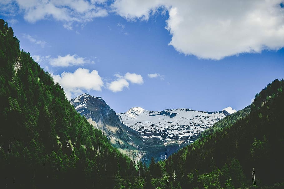 muntanya verda, cim de muntanya, durant el dia, muntanya, núvol, arbre, neu, bosc, cim, vall, rang, cel, naturalesa, snowcap, austrium, cel blau, turó, fusta, temperatura de fred, núvol - cel, escenics - natura, hivern, medi ambient, bellesa a la natura, planta, paisatge, muntanya nevada, Serra, destinacions de viatge, dia, tranquil·litat, cap gent, pi, a l'aire lliure, gel, bosc de pi, arbre de coníferes, 5K