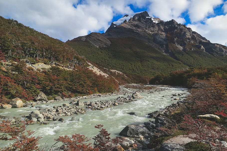 lac, munţi, timpul zilei, decor, corp, apă, Munte, stâncă, copac, râu, nor, stâncos, curent, vârf, curgere, deal, natură, excursie pe jos, rapid, frumusețe în natură, nor - cer, scenice - natura, cer, solid, mediu inconjurator, zi, plantă, scenă non-urbană, liniște, obiect de rocă, o scenă liniștită, apă curgătoare, peisaj, nici o persoana, în aer liber, 4K