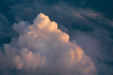 balts, mākoņi, zils, debesis, dienas laikā, baltie kumulas mākoņi, mākonis, ceļot, gaiss, saulrieta, mākonis - debesis, cloudscape, skaistums dabā, fona, pūkains, vētra mākonis, miers, nav cilvēku, raksturs, atmosfērā, maigums, idillisks, dramatiskas debesis, skatuves - daba, vidi, ārā, abstrakts, vējš, slāņains, 5K, CC0, publiskais domēns, bez atlīdzības