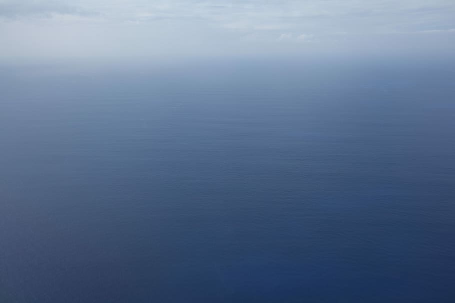 cos, aigua, núvol, aèria, fotografia, oceà, cel, mar, interminable, infinit, distància, boira, llac, blau, horitzó, paisatge, naturalesa, gris, tranquil·litat, bellesa a la natura, davant del mar, escenics - natura, escena tranquil·la, dia, cap gent, idíl·lic, reflexió, a l'aire lliure, fons, vista d’angle alt, escena no urbana, 5K
