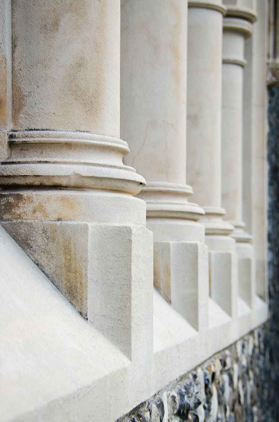 pilars, blanc, edifici, columnes, pedra, blanc, edifici, arquitectura, vell, columna arquitectònica, Llei, marbre, govern, autoritat, estructura construïda, exterior de l'edifici, cap gent, dia, primer pla, palau de justícia, escala, en fila, a l'aire lliure, força, centrar-se en primer pla, història, justícia - concepte, el passat, columnata, concret, neoclàssic, 4K