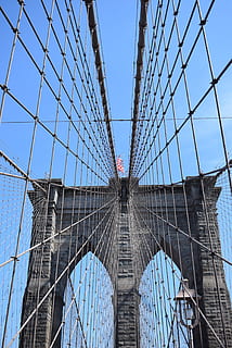 most, den, brooklyn, most - mužská konstrukce, stavba, nebe, architektura, spojení, nízký úhel pohledu, přeprava, inženýrství, visutý most, čisté nebe, Příroda, destinace, cestovní ruch, cestovat, modrý, oblouk, vlajka, venku, mrakodrap, kancelářská budova exteriér, 2K, CC0, veřejná doména, bez autorských práv