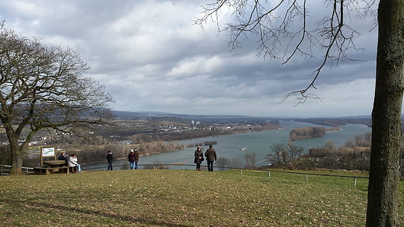 peisaj, nori, panoramă, nori întunecați, perspectivă, cer, Rinul, grup de oameni, oameni adevărați, plantă, bărbați, natură, nor - cer, Munte, Activitatea de agrement, copac, frumusețe în natură, iarbă, stiluri de viață, zi, adult, scenice - natura, oameni, grup mediu de persoane, în aer liber, 4K, CC0, domeniu public, fără drepturi de autor