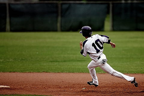 baseball player, baseball, runner, action, player, athlete, running, game, field, sport, base, ballgame, helmet, competition, young, uniform, active, athletics, male, grass, dirt, infield, baseball - sport, baseball uniform, clothing, motion, sports uniform, men, one person, males, child, rear view, headwear, playing, full length, real people, boys, 2K, CC0, public domain, royalty free