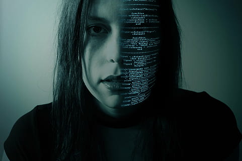 la personne, noir, ras du cou, Haut, le piratage, codage, code, pirater, ordinateur, La technologie, Les données, l'Internet, Sécurité, le web, information, réseau, numérique, la programmation, mot de passe, cyberespace, Logiciel, programme, fille, femme, portrait, prise de vue en studio, photo du visage, à l'intérieur, vue de face, une personne, jeune adulte, adulte, femmes, partie du corps humain, partie du corps, regarder la caméra, cheveux, fermer, visage humain, la finance, jeune femme, cheveux longs, coiffure, dépression - tristesse, belle femme, économie, 5K, CC0, domaine public, libre de droits