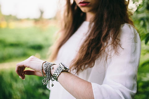 watch, girl, arm, Silver, caucasian, female, woman, hand, fashion, jewellery, jewelery, gil, style, women, outdoors, nature, people, females, one Person, summer, young Adult, beauty, adult, caucasian Ethnicity, lifestyles, beautiful, smiling, beauty In Nature, relaxation, happiness, portrait, brown Hair, park - Man Made Space, one woman only, adults only, one young woman only, only women, focus on foreground, long hair, bracelet, jewelry, human hand, day, hair, human body part, beautiful woman, hairstyle, midsection, young women, time, wristwatch, 5K