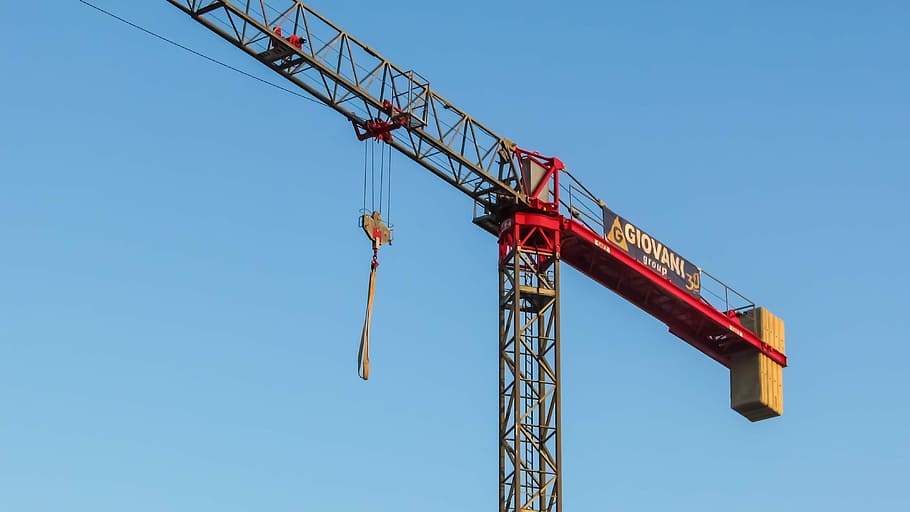Kran, Heben, Konstruktion, schwer, Maschine, Entwicklung, Ingenieurwesen, Kran - Baumaschinen, Industrie, Güterverkehr, klarer Himmel, Tag, Blau, Maschinen, Flachwinkelansicht, Baugewerbe, Baustelle, Himmel, Baumaschine, die Architektur, Natur, rot, keine Leute, draußen, Metall, Baumaschinen, gebaute Struktur, industrielle Ausrüstung, 4K