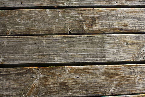 braune Planken, Holz, Textur, Struktur, Hintergrund, Wandtafeln, Holzwand, Holz - Material, Hintergründe, texturiert, Vollbild, Brett, Muster, Holzmaserung, Bauholz, Bodenbelag, keine Leute, Nahansicht, braun, alt, Rau, verwittert, Holzverkleidung, Hartholz, drinnen, rustikal, abstrakt, schmutzig, Oberflächenniveau, Struktureffekt, 4K, CC0, gemeinfrei, lizenzfrei