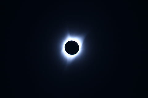 Eclipse solar total, Eclipse lunar, eclipse, Eclipse solar, Luna, Dom, cielo, aureola, corona, noche, día, salem, 2017, solar, circulo, negro, evento, espacio, astronomía, nadie, fenomeno natural, naturaleza, forma geometrica, silueta, ciencia, oscuro, de color negro, forma, planeta - espacio, retroiluminado, al aire libre, luz de la luna, 5K, CC0, dominio público, libre de derechos
