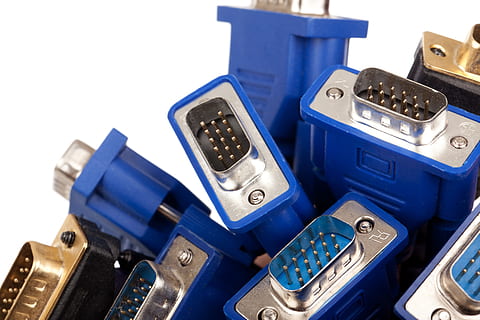 porta cavo vga, cavo, computer, connessione, dati, blu, computer, connessione, attrezzatura, isolato, media, tenere sotto controllo, perno, perni, spina, tecnologia, vga, video, cavi, plastica, nessuno, Business aziendale, sfondo bianco, ritagliare, gruppo di oggetti, in casa, gruppo, girato in studio, avvicinamento, natura morta, macchinario, vecchio, attrezzatura informatica, metallo, vista dall'alto, industria, materiale elettrico, 5K, CC0, dominio pubblico, privo di copyright