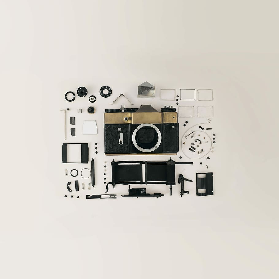 czarny, szary, zestaw kamer, brązowy, aparat fotograficzny, flatlay, tech, sprzęt, kawałki, technologia, studio strzał, wewnątrz, w stylu retro, tematy fotograficzne, białe tło, aparat fotograficzny - sprzęt fotograficzny, nostalgia, zbliżenie, żadnych ludzi, martwa natura, odetnij, sprzęt fotograficzny, kopia przestrzeń, historia, przeszłość, funkcja budowy ścian, pojedynczy obiekt, antyczny, zabytkowe, aparat cyfrowy, optometrysta, 4K