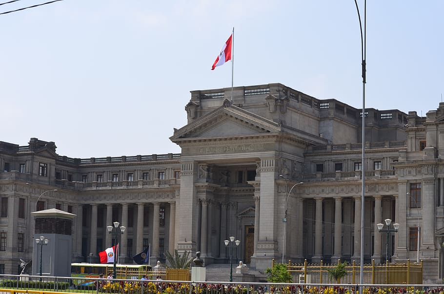 palau, justícia, Lima, perú, ciutat, cel, ciutat de lima, arquitectura, bandera, exterior de l'edifici, estructura construïda, govern, destinacions de viatge, el patriotisme, persones incidentals, columna arquitectònica, història, naturalesa, dia, el passat, façana, viatjar, a l'aire lliure, palau de justícia, 4K