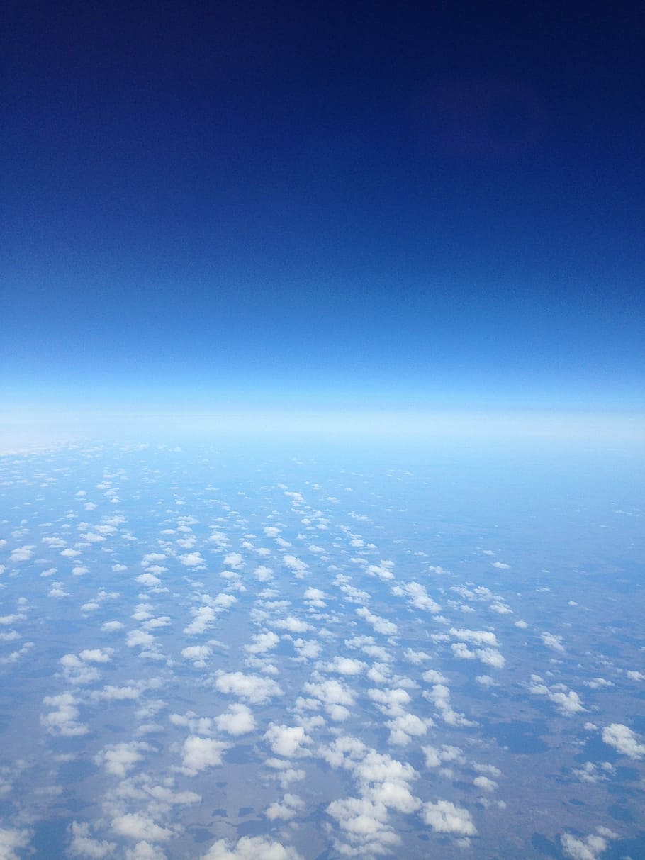 skyer, Himmelblå, udsigt, fly, himmel, blå, udsigt fra flyet, natur, vejr, hvid, cloudscape, farve, fluffy, udendørs, høj, klar, kulisse, luftfoto, flyvende, plads, Midt i luften, skønhed i naturen, sky - himmel, kopiere plads, scenics - natur, ro, ingen mennesker, rolig scene, dag, idyllisk, hav, vand, horisont, meteorologi, over, 2K