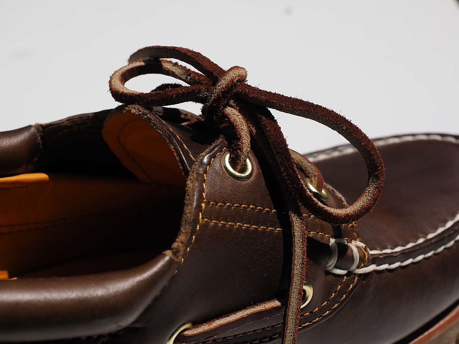 ratlles, sabata, bucle, lligat, sabates, Sabates de cuir, sabates d’home, cuir, timberland, cap gent, corda, bossa, primer pla, natura morta, tir de l'estudi, marró, color negre, metall, antiguitat, cinturó, vell, esport, seguretat, protecció, sol objecte, roba, accessori personal, 4K