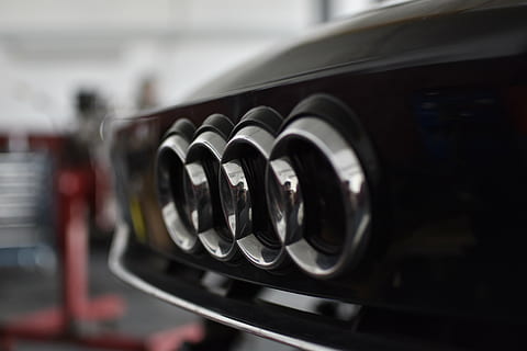 audi, workshop, grille, car, land Vehicle, transportation, mode of transportation, close-up, motor vehicle, focus on foreground, technology, no people, selective focus, wheel, black color, in a row, circle, geometric shape, business, metal, indoors, industry, shape, tire, luxury, 5K, CC0, public domain, royalty free