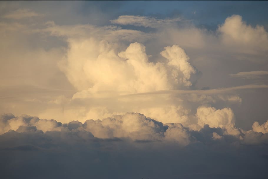 weiße Wolken Fotografie, Wolken, Gewitter, Himmel, Wetter, dunkle Wolken, Sturmwolken, Natur, Blau, wolke - himmel, Hintergründe, Wolkengebilde, Luft, draußen, szenen, Schönheit in der Natur, Szenen - Natur, Ruhe, keine Leute, ruhige Szene, Tag, Dramatischer Himmel, Umgebung, idyllisch, Flachwinkelansicht, Sturm, flauschige, Weichheit, Meteorologie, bedrohlich, 4K