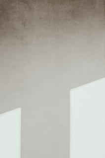 Senza titolo, parete, superficie, forma, calcestruzzo, costruzione, copia spazio, nessuno, Colore bianco, caratteristica della parete, in casa, architettura, struttura costruita, bianca, libro, pubblicazione, interno di casa, avvicinamento, vuoto, carta, semplicità, soffitto, Inquadratura dal basso, formazione scolastica, angolo, 5K, CC0, dominio pubblico, privo di copyright