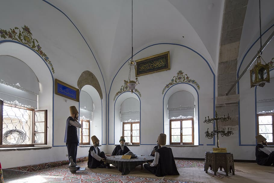 oració, masjid, religiós, grup de persones, arc, a l'interior, arquitectura, persones reals, religió, estructura construïda, assegut, creença, homes, edifici, adult, lloc de culte, dones, espiritualitat, finestra, estils de vida, dia, gent, columna arquitectònica, 5K