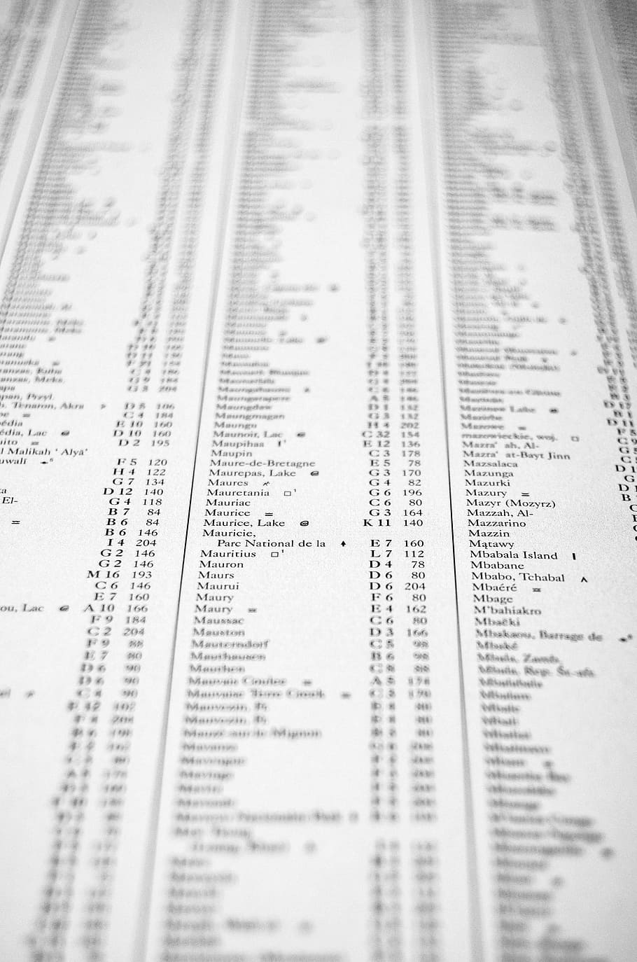 seznam, jména, stůl, osobní data, data, sloupec, pozici, papír, index, rezervovat, písmena, celý rám, nikdo, finance, detail, pozadí, číslo, podnikání, investice, selektivní zaměření, uvnitř, stálý život, obchodování, údaje o akciovém trhu, ekonomika, dokument, studio shot, západní skript, 4K