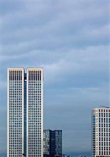 facade, skyskraber, arkitektur, bygning, skyskrabere, spejling, moderne, glasfacader, stor by, vindue, glas, op mod himlen, kontorbygning, by-, byudsigt, bygning udvendig, himmel, by, bygget struktur, sky - himmel, kontorbygning udvendig, ingen mennesker, natur, blå, dag, kontor, boligområde, udendørs, byliv, by skyline, lejlighed, 2K, CC0, offentligt domæne, royaltyfrie