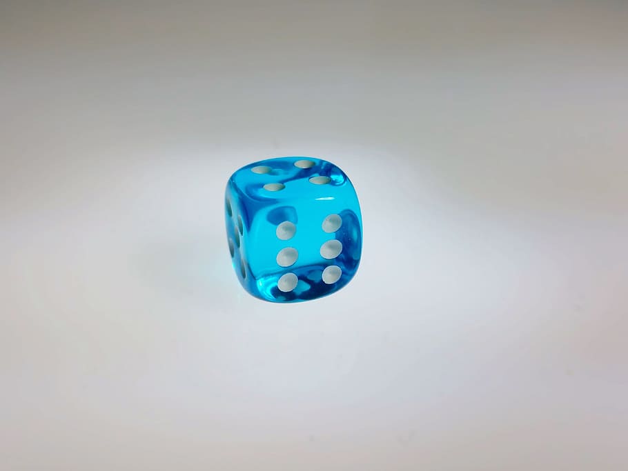 cub, sort, jugar, transparent, blau, primer pla, fons de colors, tir de l'estudi, fons gris, fons blanc, cap gent, a l'interior, sol objecte, salut i medicina, forma geomètrica, pastilla, dosi, medicina, cercle, forma, daus, càpsula, còpia espai, natura morta, gris, 4K
