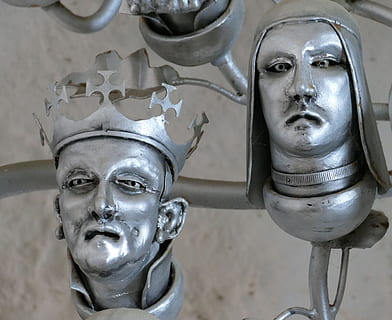 Zahl, Kopf, Kunststoff, Gesicht, Skulptur, Helm, Ritter, Metall, Mittelalter, König, Frankreich, England, Jersey, Krone, historisch, Statue, Nahansicht, drinnen, menschliches Körperteil, Tag, menschliche Darstellung, Kunst und Handwerk, Darstellung, männliche Ähnlichkeit, Kreativität, weibliche Ähnlichkeit, keine Leute, Fokus auf den Vordergrund, Kunst, die Architektur, Museum, Geschichte, Schnitzen - Handwerksprodukt, draußen, Figur, 4K, CC0, gemeinfrei, lizenzfrei