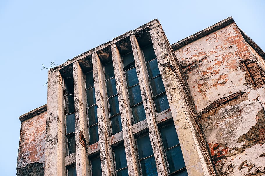 edifici, maons, paret, trencat, abandonat, arquitectura, concret, espatllat, perill, la llum del dia, decaïment, disseny, vidre, descuidat, a l'aire lliure, arruïnat, estructura, finestres, aixafar, cel, estructura construïda, vell, finestra, història, exterior de l'edifici, cap gent, obsoleta, fractura, indústria, el passat, naturalesa, deteriorament, declivi, demolida, trencament, 5K