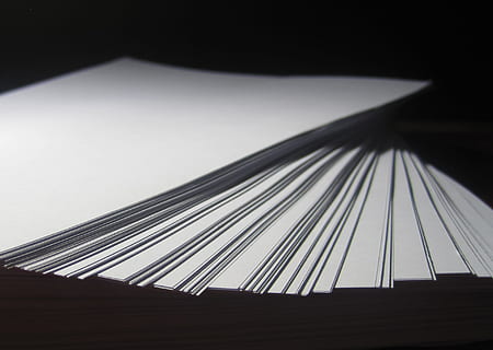sélectif, photographie de mise au point, papier de fan, papier, rame, empiler, à plusieurs niveaux, blanc, Remarque, l'écriture, composition, document, école, drap, Bureau, Stationnaire, formalités administratives, affaires, message, écrit, vide, écrire, texte, la communication, éducation, liste, copie, modèle, écriture, la créativité, information, mot, lettre, note, page, remarquer, journaliste, publier, presse, bulletin, ciel, personne, architecture, faible angle de vue, structure construite, la nature, à l'intérieur, fermer, journée, lien, ville, ciel clair, bâtiment, la fenêtre, pont suspendu, 2K, CC0, domaine public, libre de droits