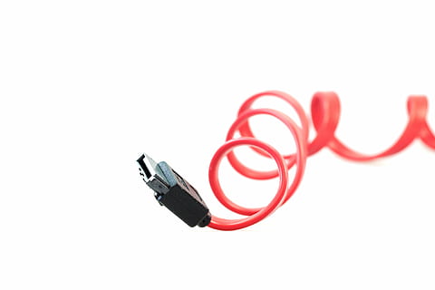 cable, computadora, sata, s-ata, conexión, enchufe, ordenador personal, hardware, edp, procesamiento de datos, línea, periphaerie, macro, rojo, negro, eso, accesorios, Datailaufnahme, Fondo blanco, foto de estudio, copia espacio, adentro, de cerca, separar, tecnología, solo objeto, comunicación, naturaleza muerta, equipo, nadie, pistola, arma, cable de computadora, Herramienta de trabajo, electricidad, Componente eléctrico, 4K, CC0, dominio público, libre de derechos