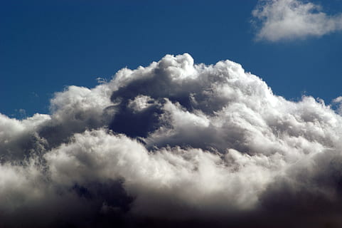 Himmel, Wolken, Natur, Kumulus, Blau, Dampf, Bö, Baumwolle, Wetter, wolke - himmel, Hintergründe, Wolkengebilde, Atmosphäre, Dramatischer Himmel, Schönheit in der Natur, Szenen - Natur, weiße Farbe, keine Leute, Umgebung, launischer Himmel, bedeckt, Wind, flauschige, draußen, Freiheit, Klima, bedrohlich, Weichheit, Meteorologie, wispy, abstrakt, 2K, CC0, gemeinfrei, lizenzfrei