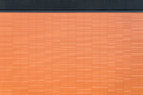 brun mur, Brun, sort, mønster, overflade, væg, struktur, rød, arkitektur og bygninger, baggrunde, orange farve, tekstureret, ingen mennesker, fuld ramme, sport, arkitektur, stribet, kopiere plads, gulve, murbygningsfunktion, tæt på, bygget struktur, indendørs, flise, studio skud, dag, 5K, CC0, offentligt domæne, royaltyfrie