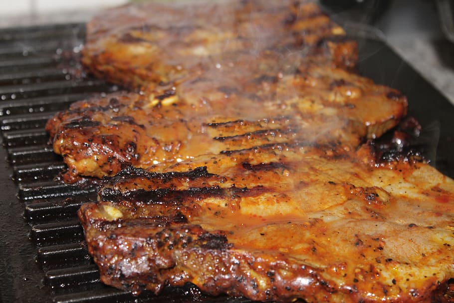 bistecca, superiore, carne, griglia, pranzo, mangiare, delizioso, raffinato, barbecue, cena, prodotti a base di carne, prodotto a base di carne, grigliato, cibo, fritte, friggere, festa alla griglia, cucinando, griglia per barbecue, calore - temperatura, all'aperto, pasto, Manzo, fuoco - fenomeno naturale, avvicinamento, buongustaio, fiamma, nessuno, estate, preparazione, cibo e bevande, freschezza, arrostito, mangiare sano, benessere, carne bianca, pollo, carne di gallina, pronto a mangiare, preparando il cibo, pollo grigliato, tentazione, marinato, costola, 4K